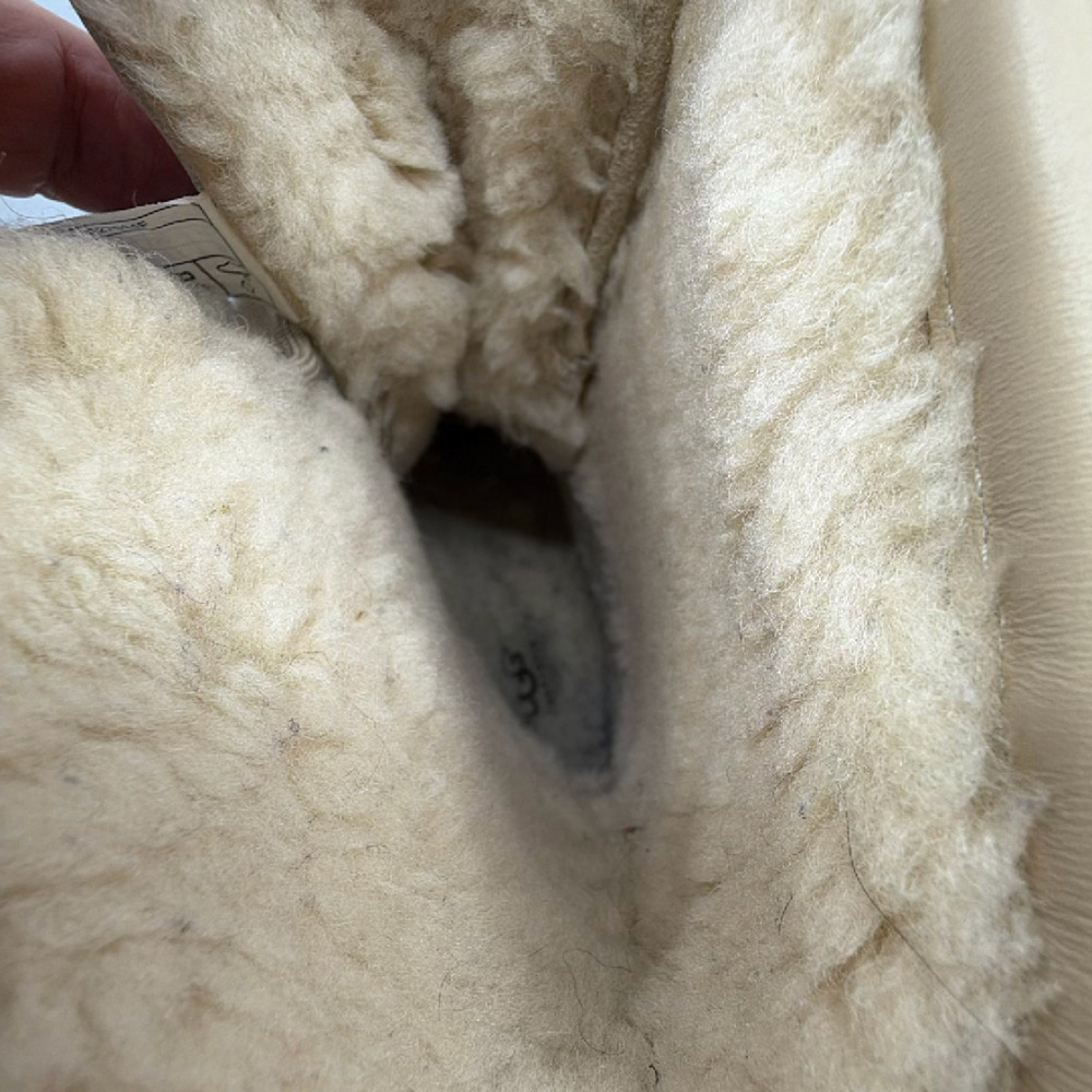 UGG Adirondack II Beige Leather Shearling Boot Size 9 - Picture 7 of 8